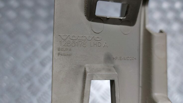 Mērinstrumentu paneļa iekšējā plastmasa priekš VOLVO V60 2012