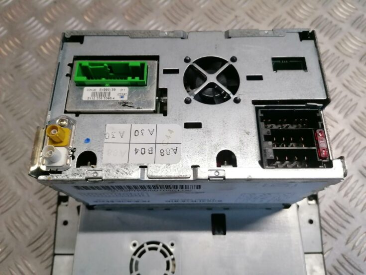 CD/DVD/Navigācijas bloks priekš VW PHAETON 2003