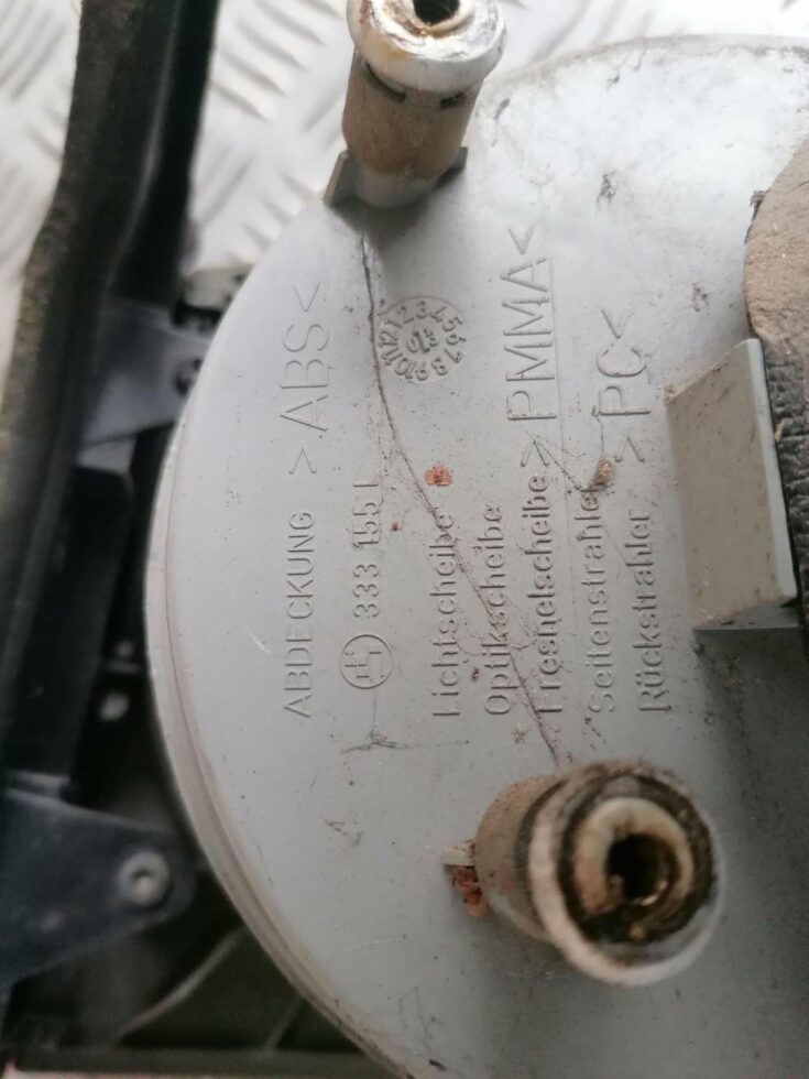 Aizmugurējais kreisais lukturis priekš VW PHAETON 2003