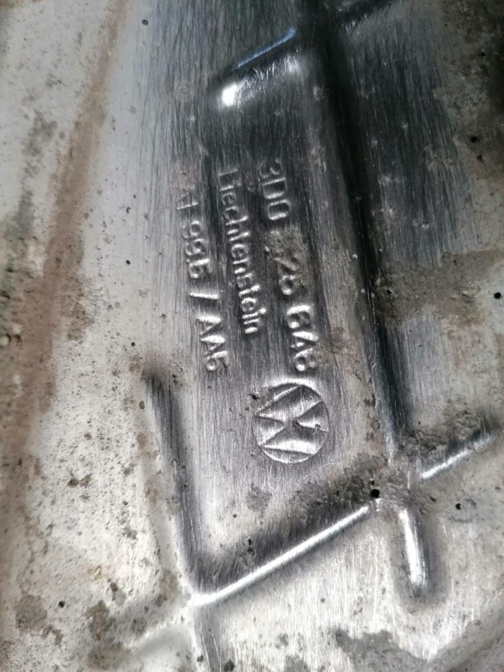 Aizmugurējais kreisais paspārns priekš VW PHAETON 2003