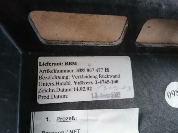 Bagāžnieka nodalījuma plaukts priekš VW PHAETON 2003