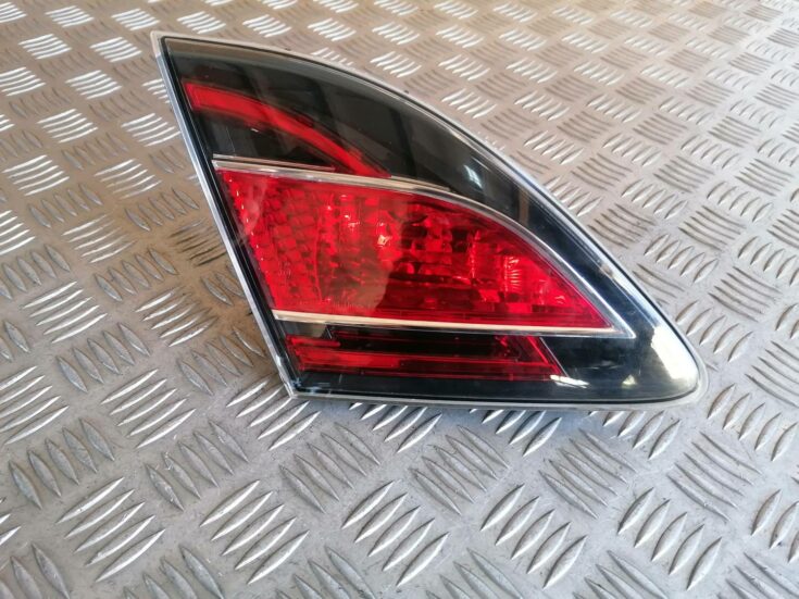 Bagāžnieka vāka kreisais lukturis priekš MAZDA 6 2007