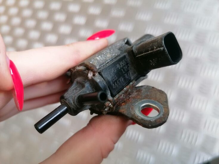 Solenoīda vakuuma vārsts priekš MAZDA 6 2007