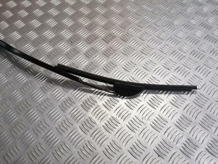 Vējstikla slotiņa priekš MAZDA 6 2007