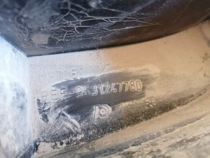 Aizmugurējā bufera pastiprinātājs priekš XSARA PICASSO 2003