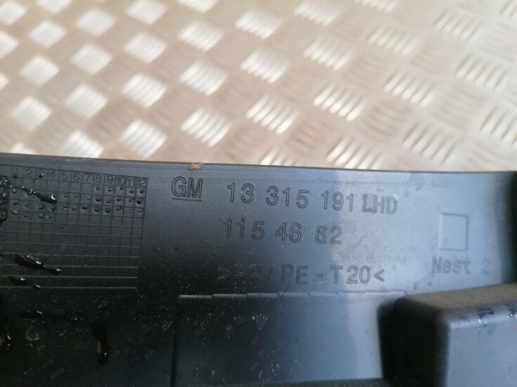 Vējstikla uzlika (deflektors) priekš OPEL ASTRA J 2012