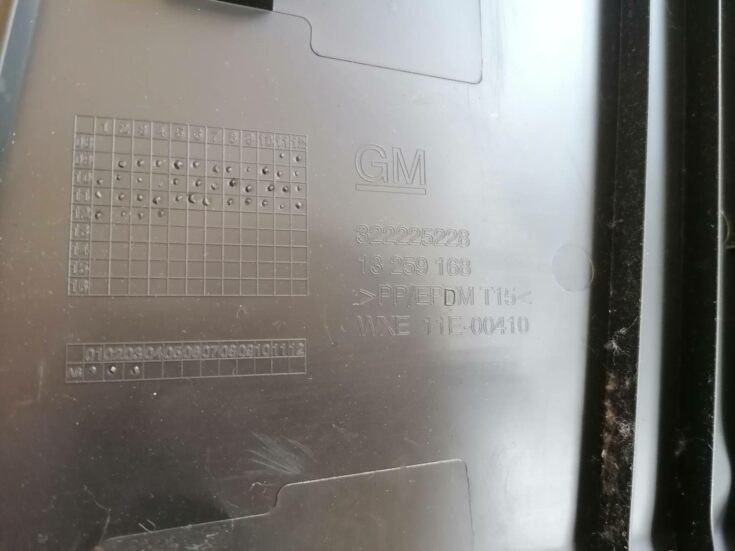 Vidējas salona statnes apdare priekš OPEL ASTRA J 2012