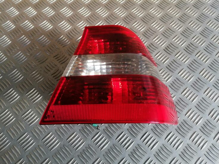 Aizmugurējais labais lukturis priekš BMW 318D E46 2002 SEDAN