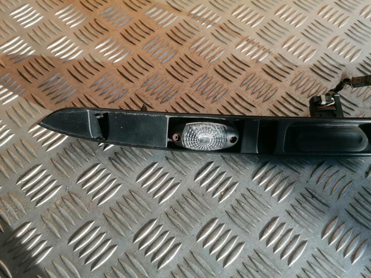 Numura zīmes gaismas uzlika komplektā priekš BMW 318D E46 2002 SEDAN