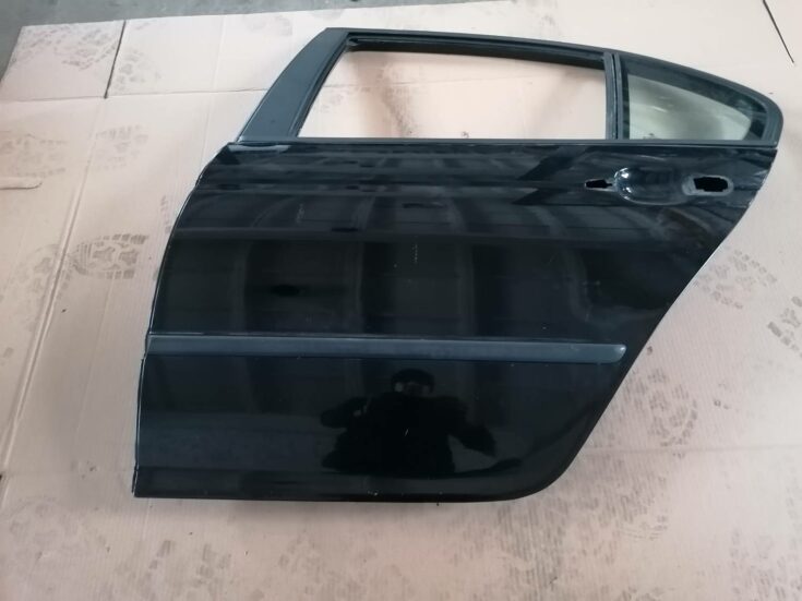 Aizmugurējās kreisās durvis priekš BMW 318D E46 2002 SEDAN