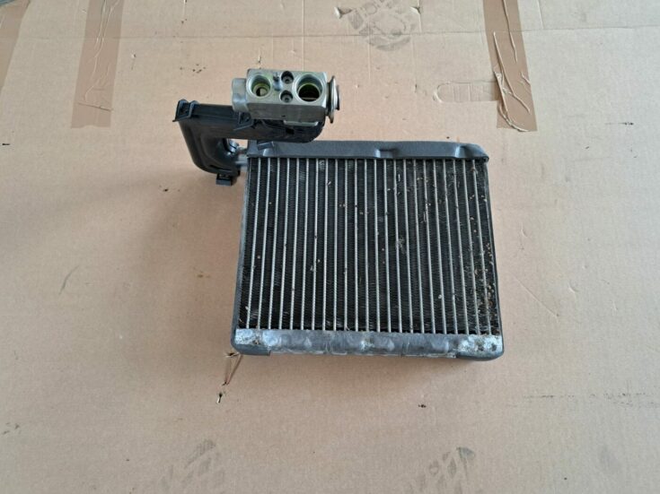 Gaisa kondicionēšanas radiators salonā priekš VOLVO V70 2009