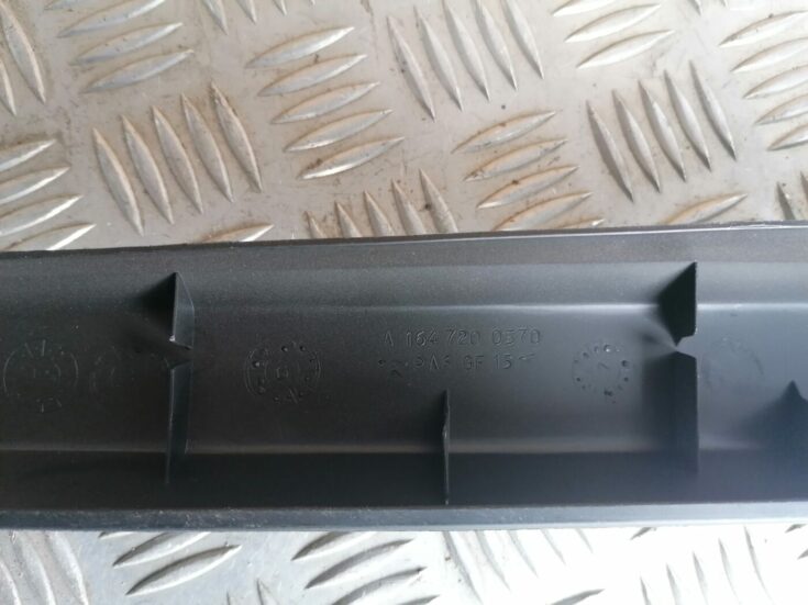 Durvju stikla moldings priekš MERCEDES BENZ ML280 2008 OBSIDIAN BLACK