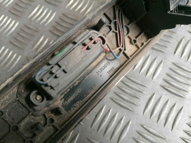 Numura zīmes gaismas uzlika komplektā priekš VOLVO V70 2009