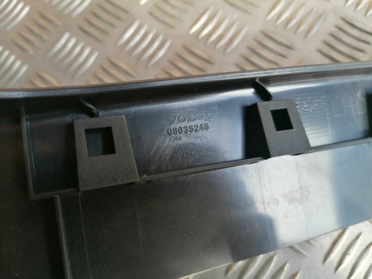 Stūres statnes putekļu aizsargs (salonā) priekš VOLVO V70 2009