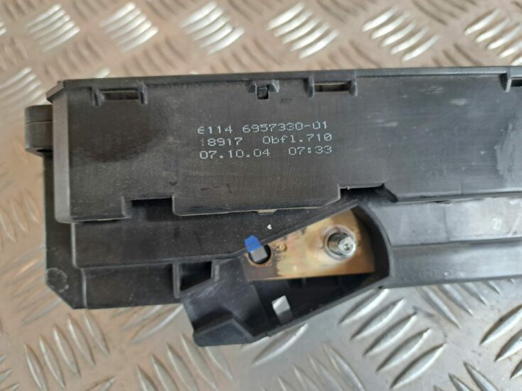Drošinātāju bloks priekš BMW 525 E60 2004 BLACK