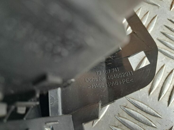 Mērinstrumentu paneļa gaisa vads, centrā priekš OPEL MERIVA 2004