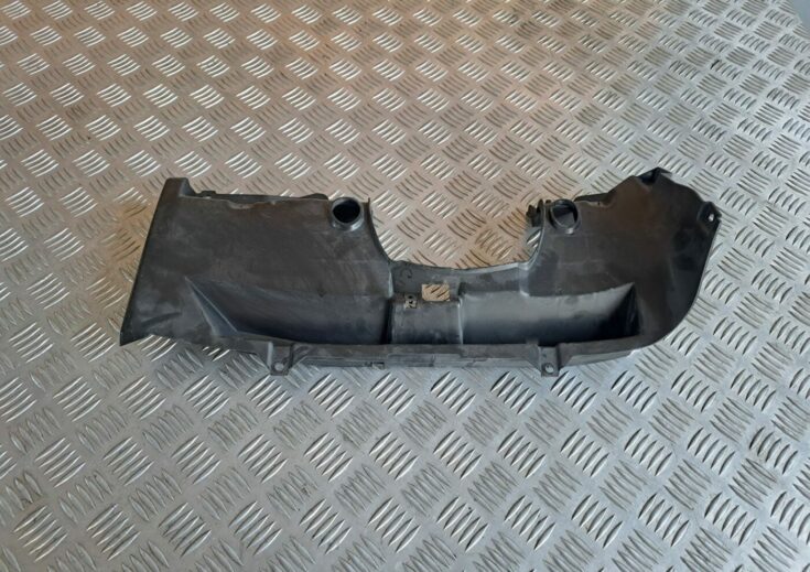 Mērinstrumentu paneļa iekšējā plastmasa priekš VW GOLF IV 1999