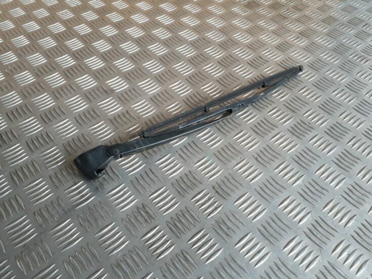 Aizmugurējā loga tīrītāja slotiņa priekš AUDI A4 2000 AVANT
