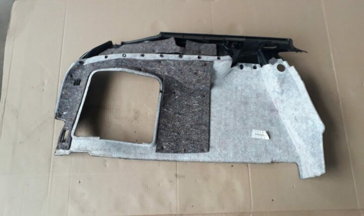 Bagāžnieka nodalījuma sānu apdare priekš AUDI A4 2000 AVANT