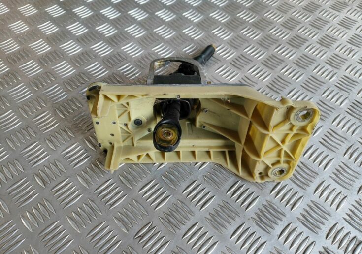 Ātrumu pārslēgšanas slēdzis priekš VW GOLF IV 1999