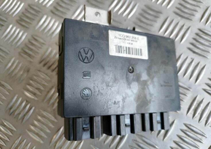 Komforta vadības bloks priekš VW GOLF IV 1999