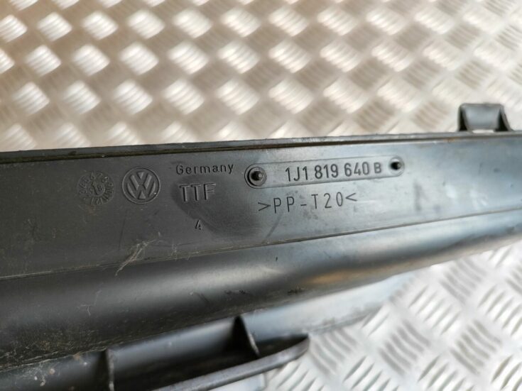 Gaisa filtra korpuss priekš VW GOLF IV 1999
