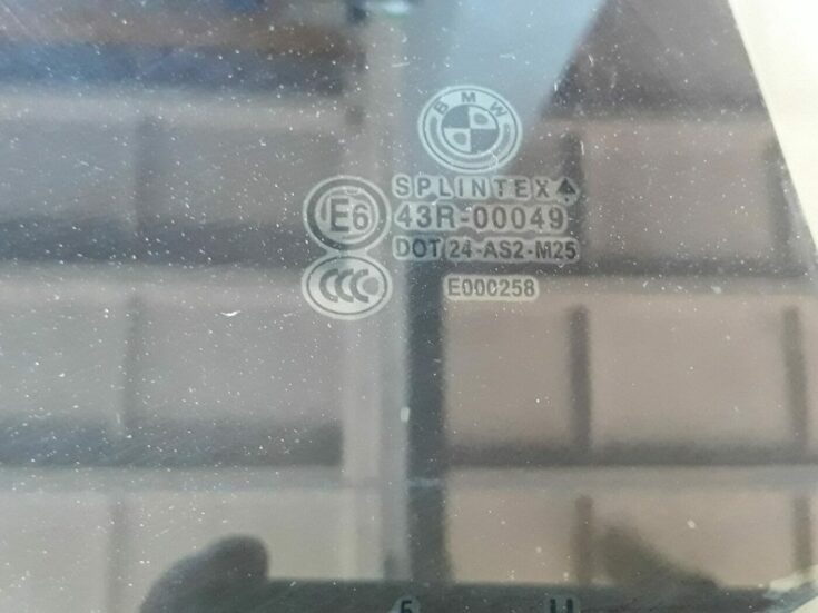Aizmugurējo kreiso durvju stikls priekš BMW 530D E61 2006 TOURING BLUE