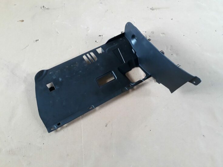 Mērinstrumentu paneļa apakšēja apdare priekš BMW 530D E61 2006 TOURING BLUE