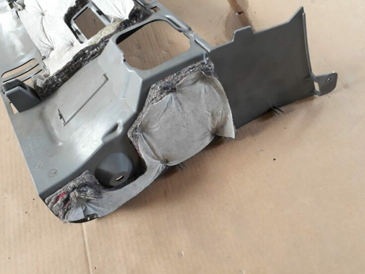 Mērinstrumentu paneļa apakšēja apdare priekš BMW 530D E61 2006 TOURING BLUE