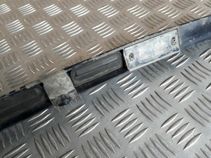 Numura zīmes gaismas uzlika komplektā priekš AUDI A4 1999
