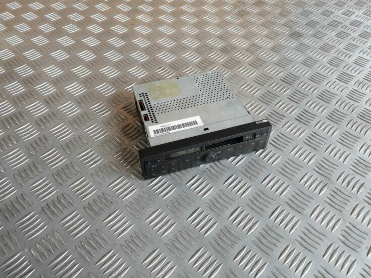 Automašīnas radio priekš AUDI A4 1999