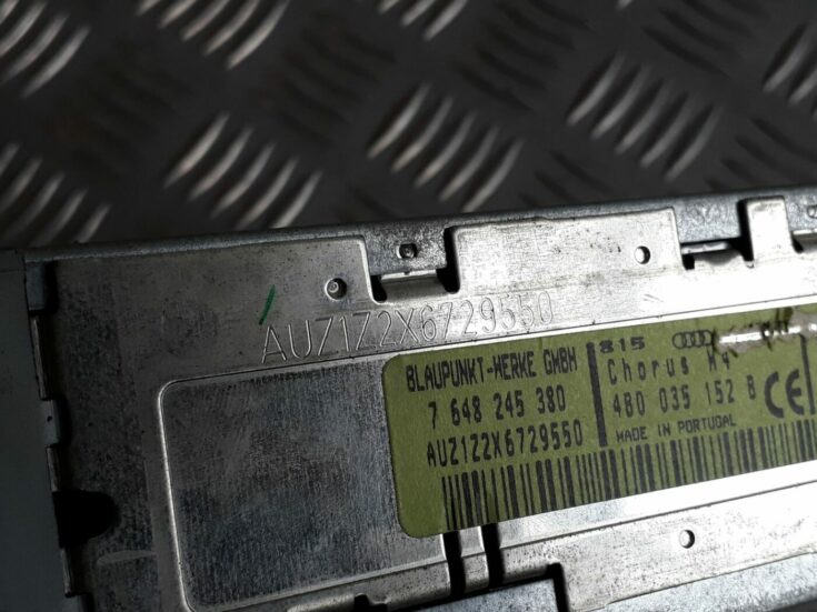 Automašīnas radio priekš AUDI A4 1999