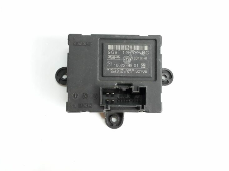 Durvju vadības bloks priekš VOLVO V70 2010