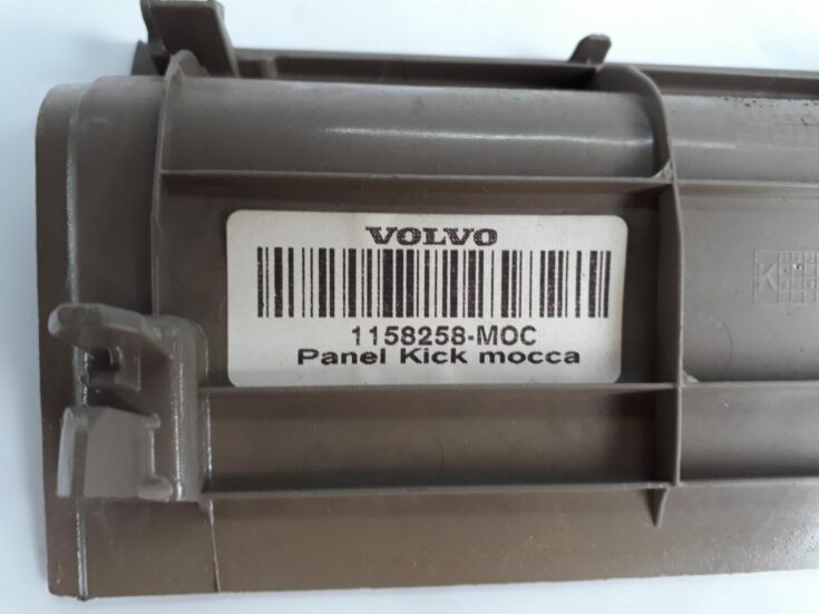 Centrālās konsoles (apdares) aizmugurēja daļa priekš VOLVO V70 2010