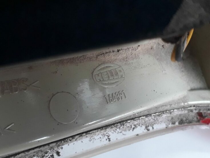 Bagāžnieka vāka kreisais lukturis priekš VOLVO V70 2010