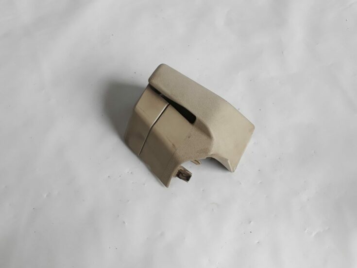 Aizmugurēja sēdekļa atzveltnes plastmasas uzlika priekš VOLVO V70 2010