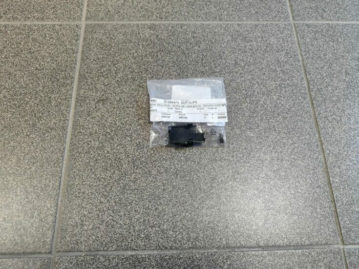 Salona atpakaļskata spoguļa kronšteins priekš VOLVO XC60 2009