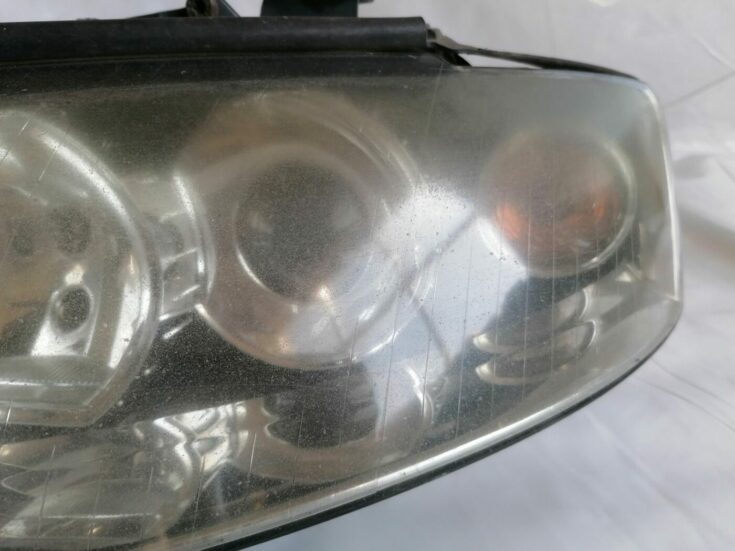 Priekšējais kreisais lukturis priekš AUDI A4 2001 SEDAN