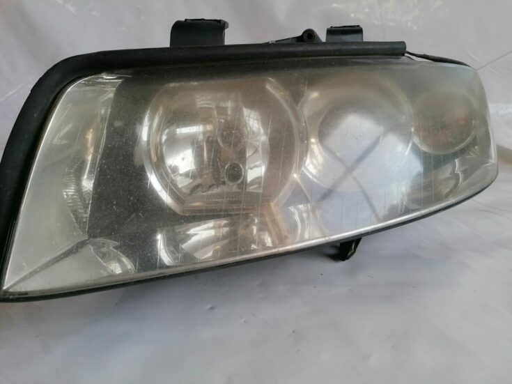 Priekšējais kreisais lukturis priekš AUDI A4 2001 SEDAN