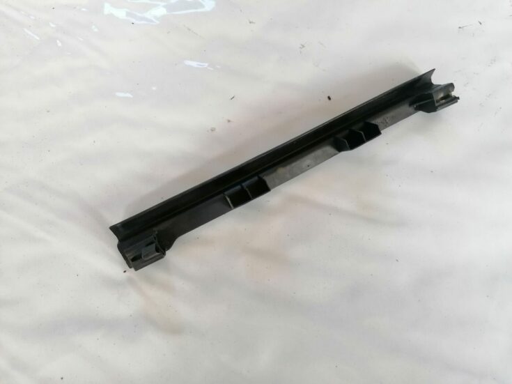 Mērinstrumentu paneļa sānu apdare priekš AUDI A4 2001 SEDAN
