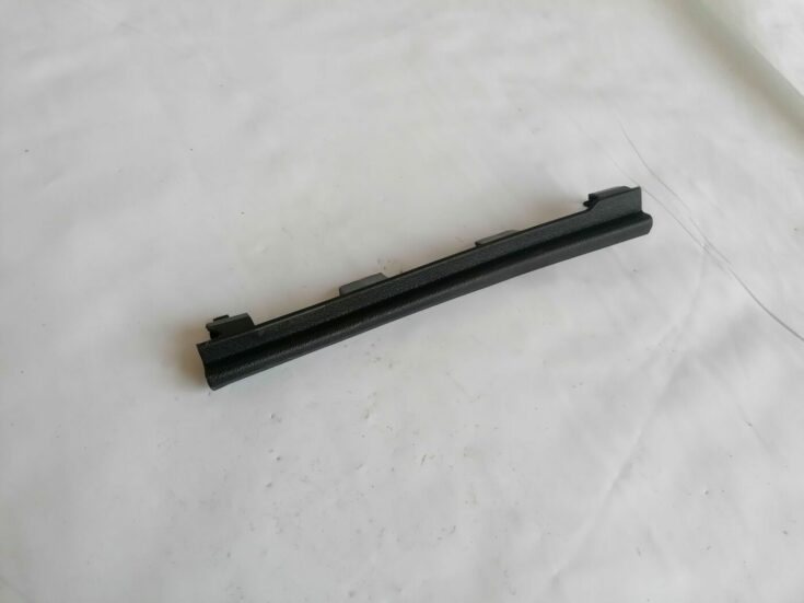 Mērinstrumentu paneļa sānu apdare priekš AUDI A4 2001 SEDAN