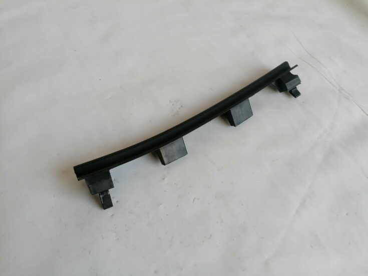 Mērinstrumentu paneļa sānu apdare priekš AUDI A4 2001 SEDAN