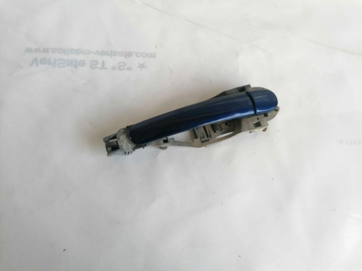 Aizmugurējais kreisais durvju rokturis priekš VW PASSAT 2003 UNIVERSAL BLUE