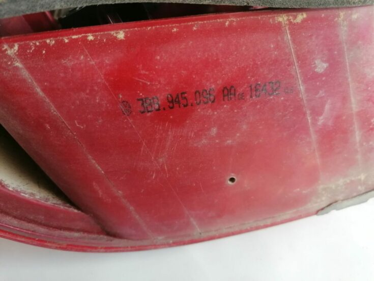 Aizmugurējais labais lukturis priekš VW PASSAT 2003 UNIVERSAL BLUE