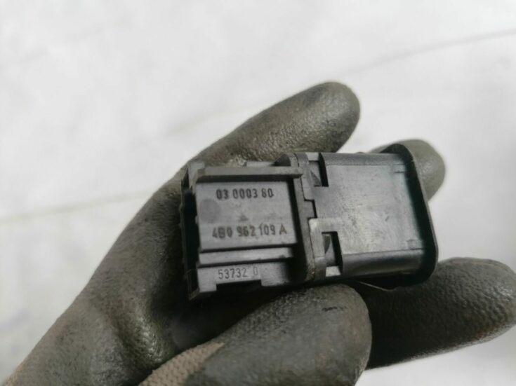 Signalizācijas pārslēgšanas poga priekš VW PASSAT 2003 UNIVERSAL BLUE
