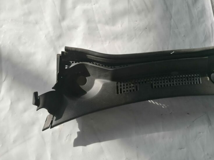 Vējstikla uzlikas (deflektora) režģis priekš HONDA CIVIC 2004