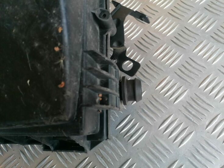 Gaisa filtra korpuss priekš OPEL VECTRA C 2002