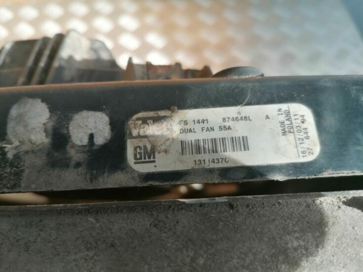 Radiatoru komplekts priekš OPEL VECTRA C 2002