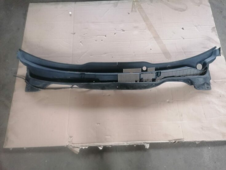 Vējstikla uzlikas (deflektora) režģis priekš HONDA ACCORD 2008