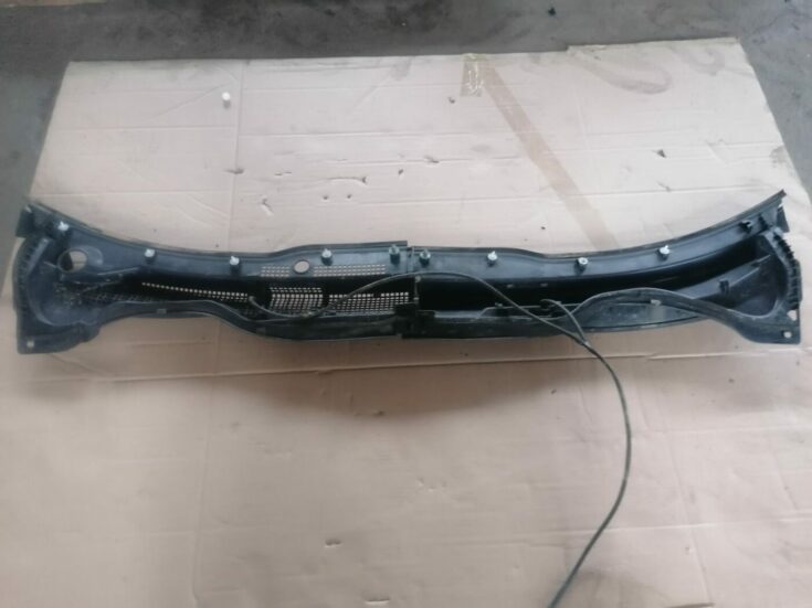 Vējstikla uzlikas (deflektora) režģis priekš HONDA ACCORD 2008